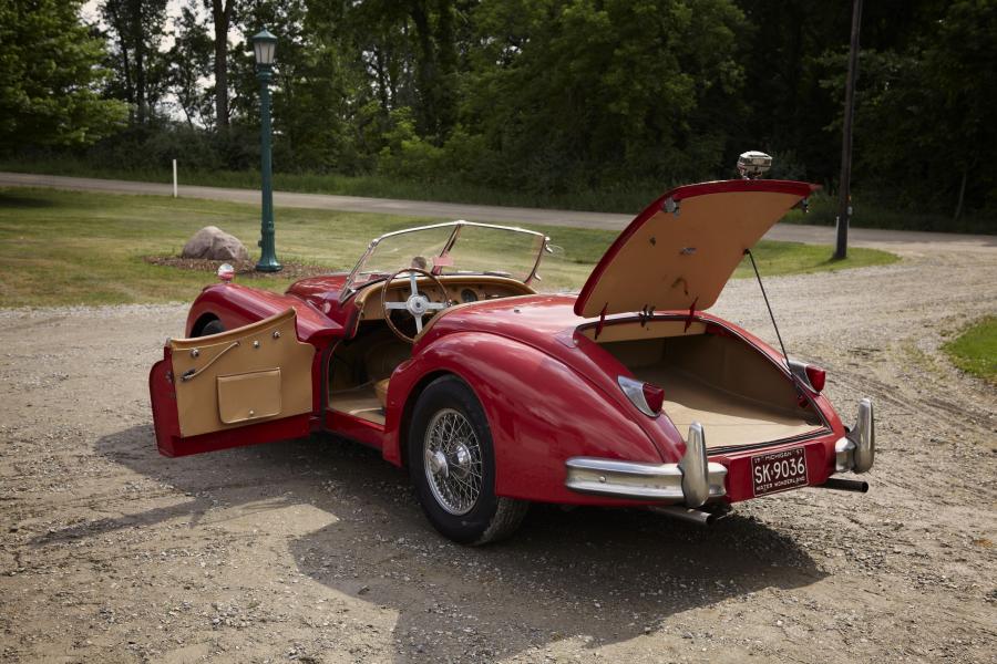  Jaguar XK140 Roadster 1957 года  (фото 2 из 18)